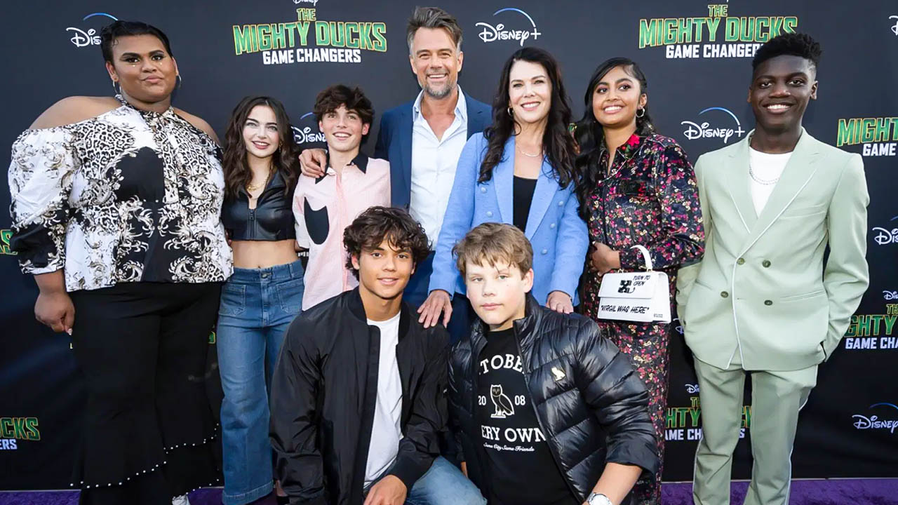 The Mighty Ducks: Game Changers  Cast List